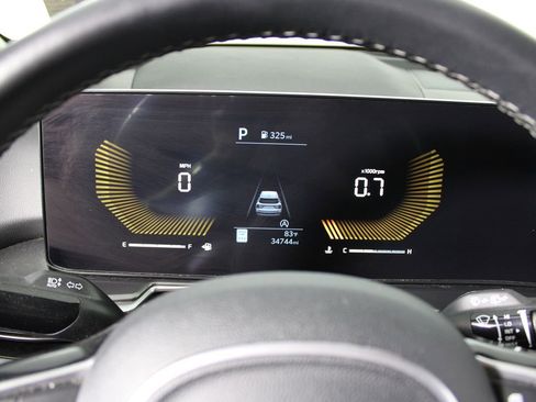 Used 2024 Kia Sorento S image 13