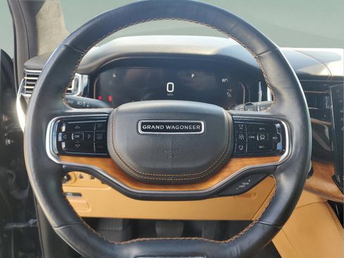 Certified 2022 Jeep Grand Wagoneer Series III w/ Rear Seat Video Group 1 AWD/4WD image 16