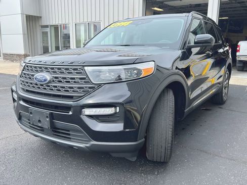 Used 2023 Ford Explorer XLT w/ Equipment Group 202A image 5