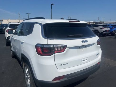 Used 2024 Jeep Compass Latitude AWD/4WD image 12