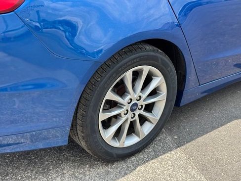 Used 2017 Ford Fusion SE FWD image 36