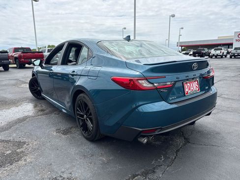 Used 2025 Toyota Camry SE FWD image 6