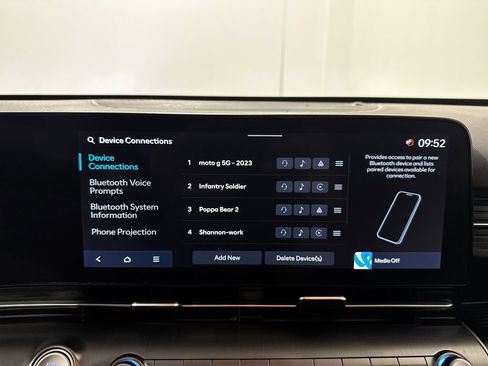Used 2025 Hyundai Kona SEL FWD image 11