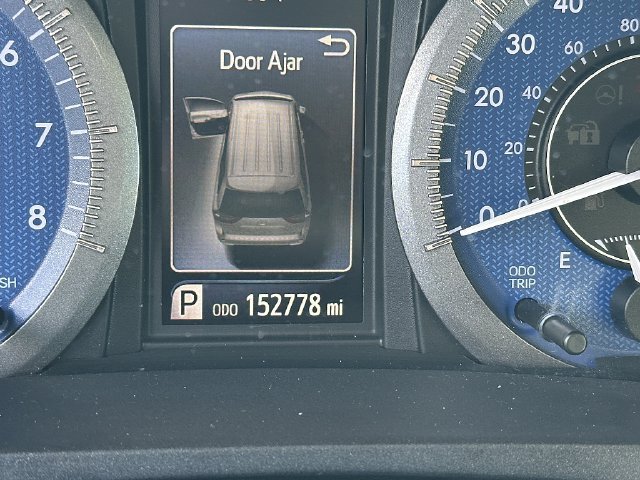 Used 2015 Toyota Sienna XLE Premium FWD image 24