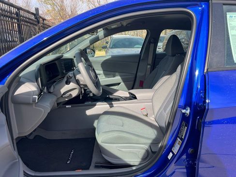 New 2026 Hyundai Elantra SE image 21