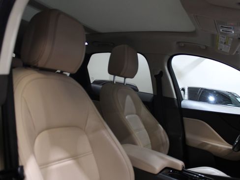 Used 2017 Jaguar F-PACE Prestige AWD/4WD image 21