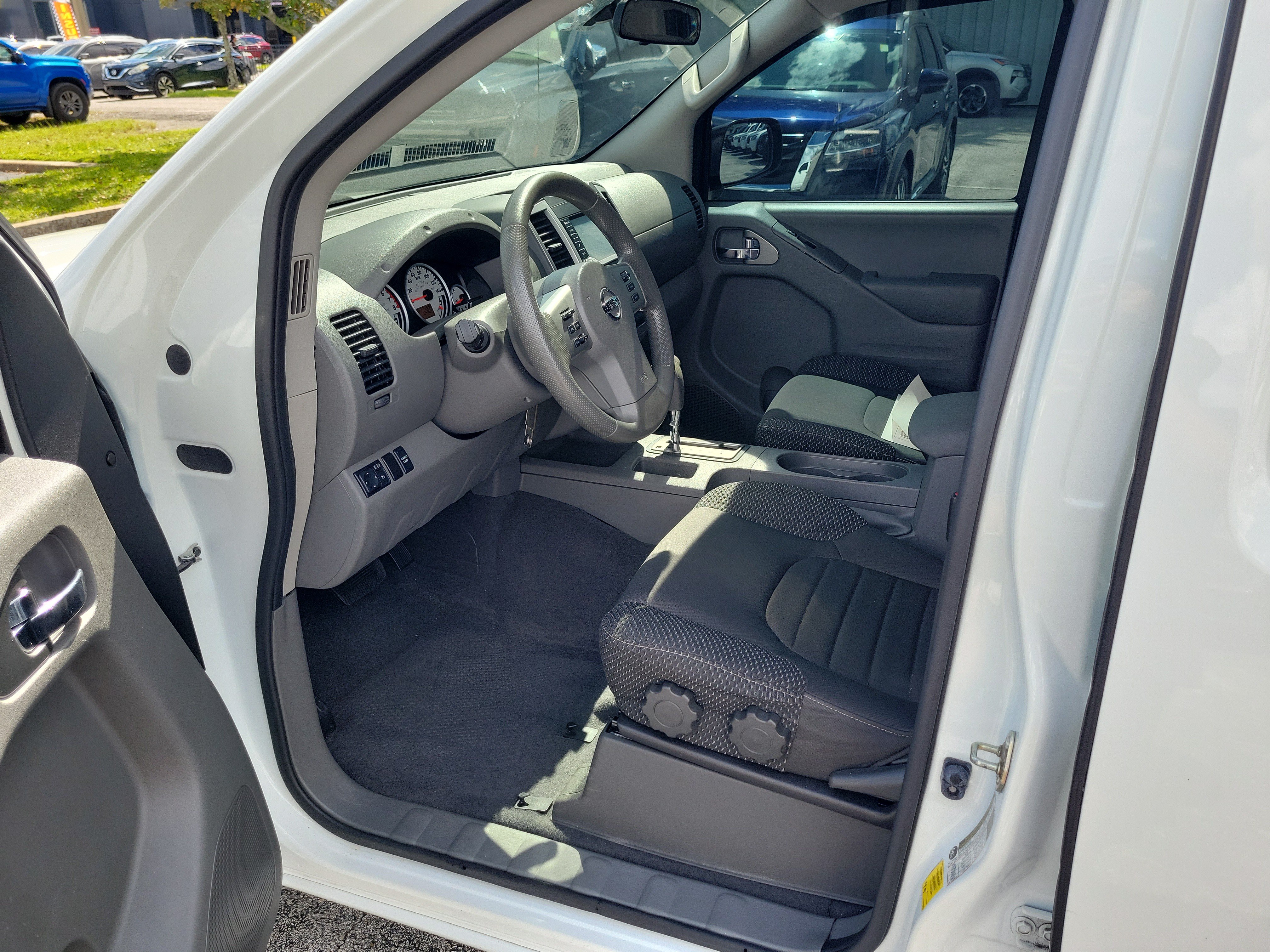 Certified 2019 Nissan Frontier Desert Runner RWD image 10