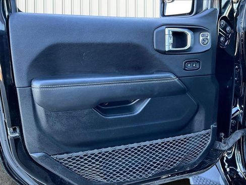 Used 2021 Jeep Wrangler Unlimited Sahara w/ Uconnect 4C Nav & Sound Group AWD/4WD image 20