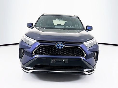 Used 2024 Toyota RAV4 SE image 2