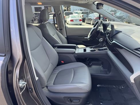 Used 2024 Toyota Sienna XLE image 24