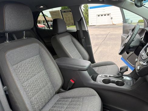 Used 2024 Chevrolet Equinox LT FWD image 28