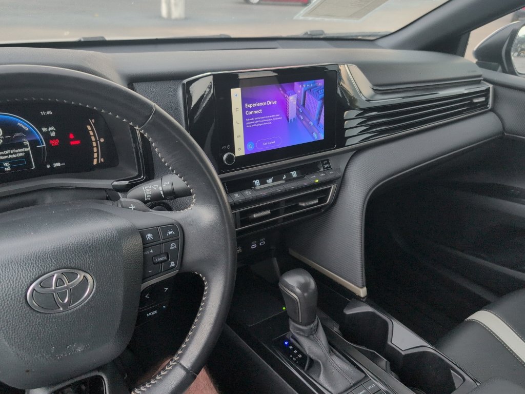 Used 2025 Toyota Camry SE FWD image 19