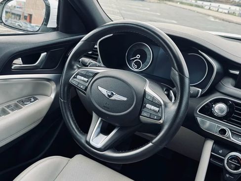Used 2023 Genesis G70 2.0T image 11