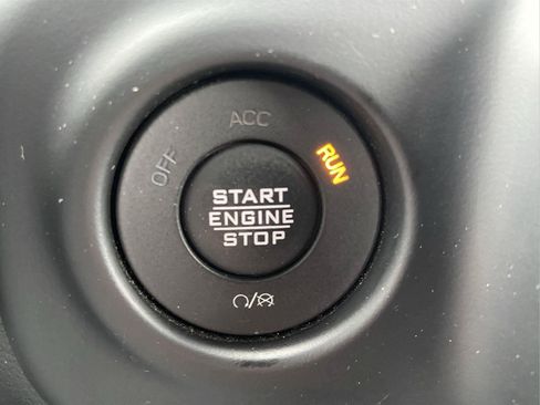 Used 2022 Jeep Gladiator Sport AWD/4WD image 23