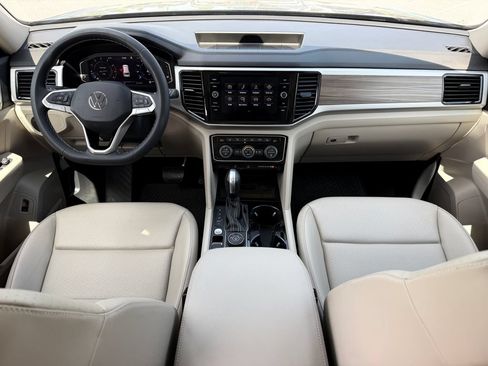 Used 2023 Volkswagen Atlas SEL AWD/4WD image 2