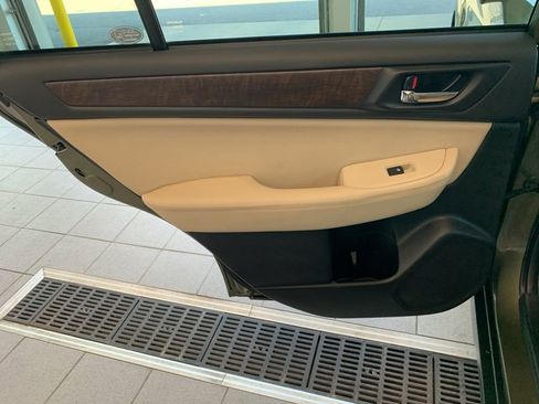 Used 2017 Subaru Outback 2.5i Limited AWD/4WD image 13