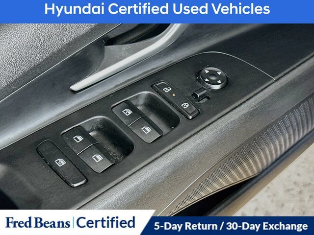 Certified 2024 Hyundai Elantra Limited FWD image 11