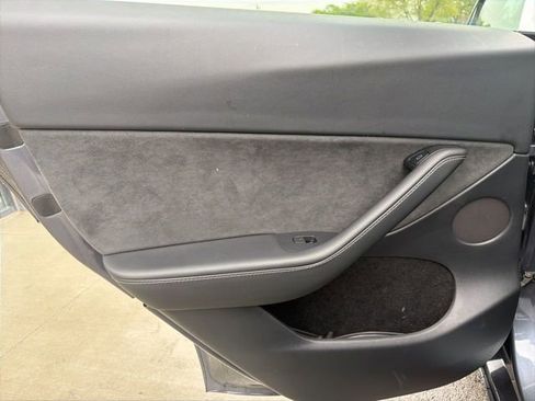 Used 2023 Tesla Model Y Long Range AWD/4WD image 19