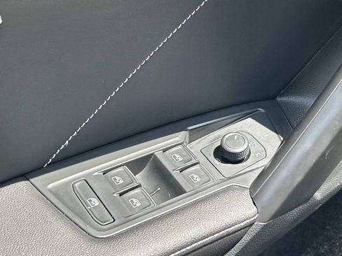 Used 2024 Volkswagen Tiguan SE R-Line FWD image 19