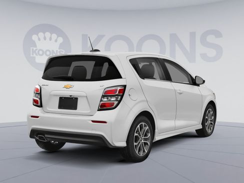 Used 2018 Chevrolet Sonic LT FWD image 2