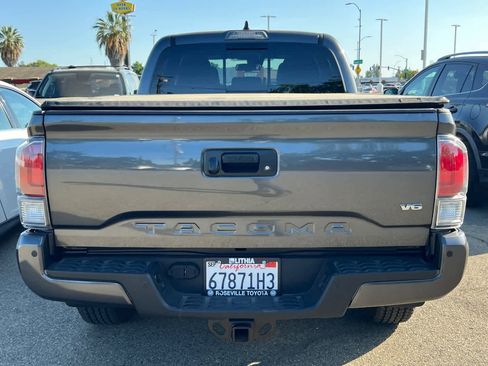 Used 2021 Toyota Tacoma TRD Off-Road w/ Technology Package AWD/4WD image 5