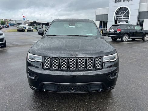 Certified 2022 Jeep Grand Cherokee Laredo X AWD/4WD image 2