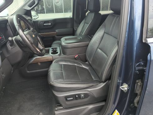 Used 2020 Chevrolet Silverado 1500 High Country w/ Technology Package AWD/4WD image 10