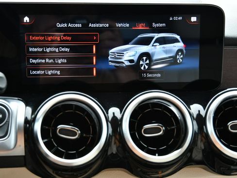 Used 2022 Mercedes-Benz GLB 250 w/ Premium Package image 26