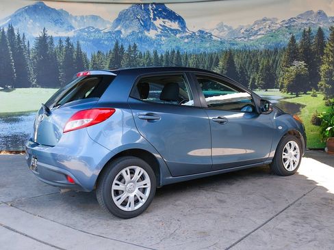 Used 2014 MAZDA MAZDA2 Sport FWD image 6