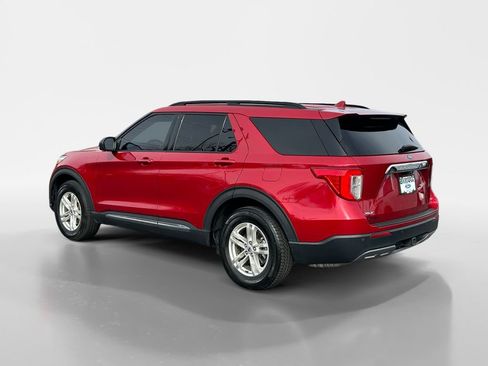 Used 2020 Ford Explorer XLT w/ Equipment Group 202A image 3