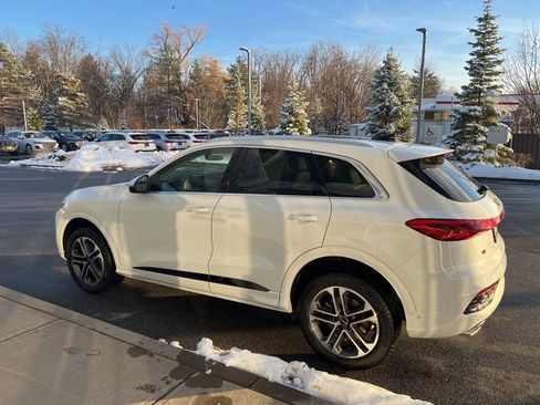 Used 2025 Audi Q5 Premium Plus image 24