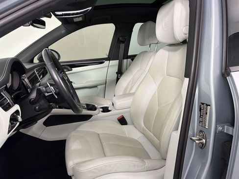 Certified 2024 Porsche Macan w/ Premium Plus Package AWD/4WD image 5