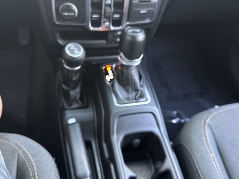 Used 2024 Jeep Wrangler Unlimited Sport AWD/4WD image 18