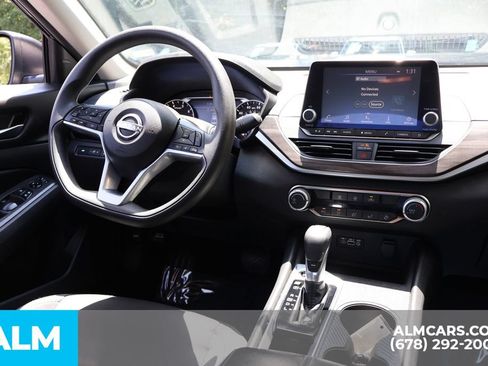 Used 2025 Nissan Altima 2.5 SV FWD image 23