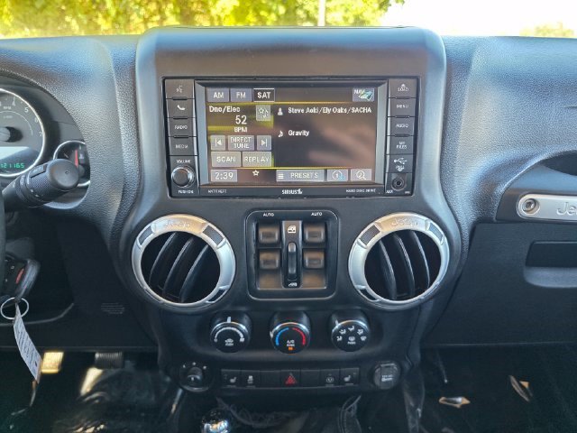 Used 2013 Jeep Wrangler Unlimited Rubicon w/ Dual Top Group AWD/4WD image 26