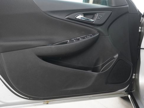 Used 2021 Chevrolet Malibu LT FWD image 17
