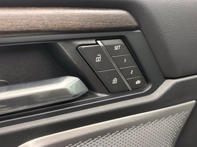 Used 2026 GMC Acadia Denali Ultimate w/ LPO, All-Weather Package AWD/4WD image 20