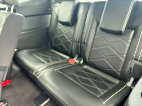 Used 2024 Volkswagen Atlas SE FWD image 18