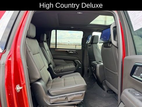 Used 2025 Chevrolet Suburban High Country image 10