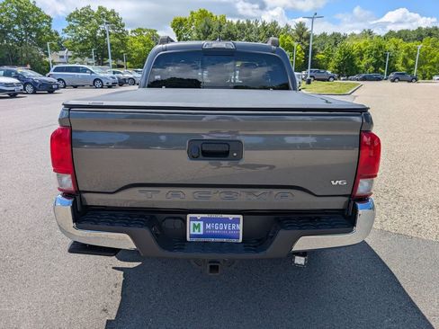 Used 2017 Toyota Tacoma TRD Off-Road w/ Tow Package (A/T) AWD/4WD image 4