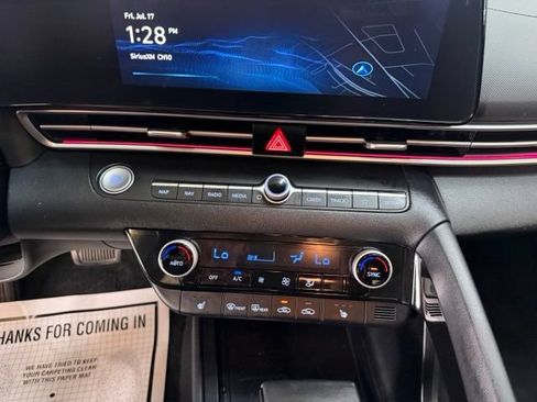 Certified 2023 Hyundai Elantra Limited FWD image 23