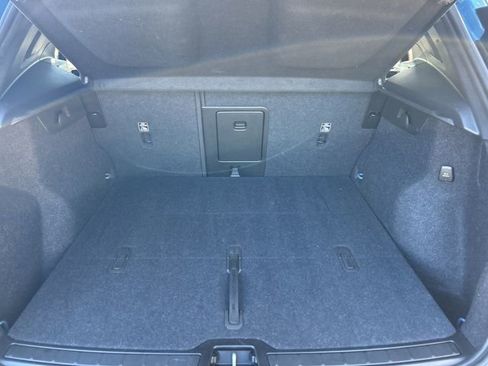Certified 2025 Volvo XC40 B5 Plus image 11