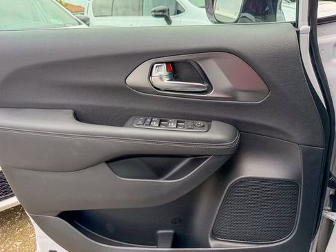 New 2026 Chrysler Voyager LX image 13