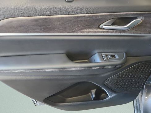 Certified 2024 Jeep Grand Cherokee L Limited w/ Luxury Tech Group II image 19