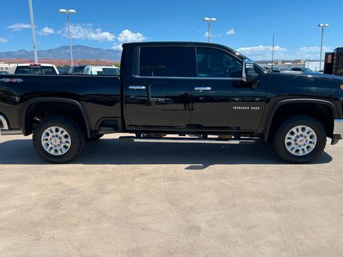 Used 2021 Chevrolet Silverado 3500 LTZ w/ LTZ Plus Package AWD/4WD image 7