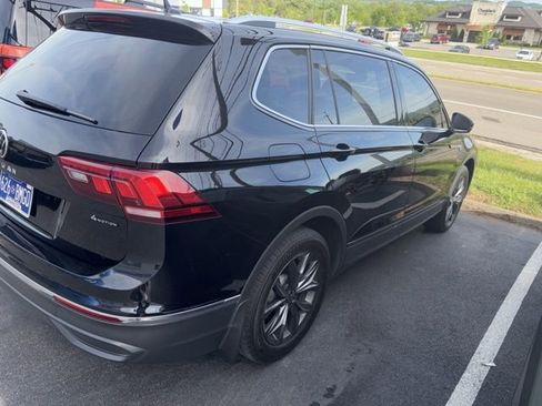 Used 2022 Volkswagen Tiguan SE image 8