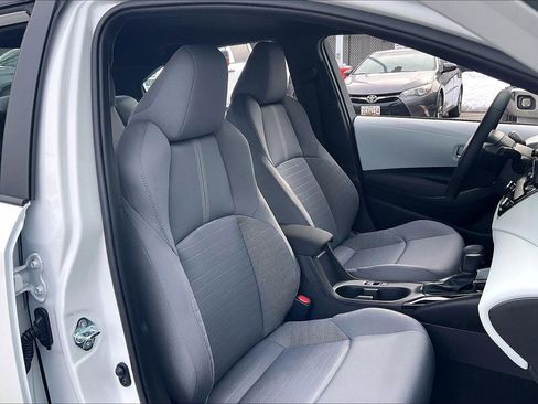 Used 2026 Toyota Corolla SE image 9