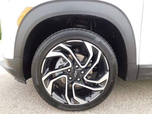 Used 2025 Chevrolet TrailBlazer RS w/ Convenience Package AWD/4WD image 10