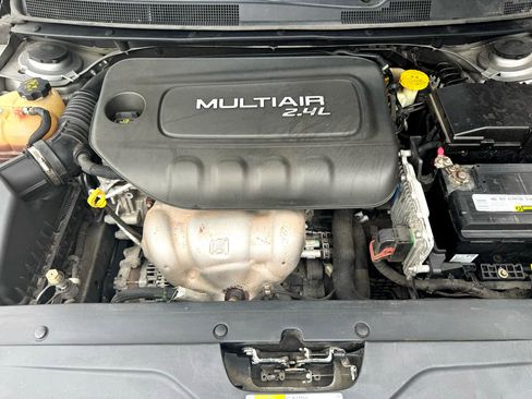 Used 2015 Chrysler 200 S image 34
