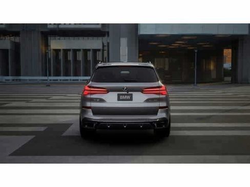 Used 2026 BMW X5 sDrive40i w/ M Sport Package RWD image 5